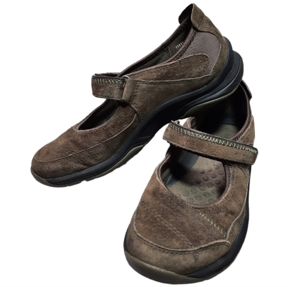 Privo Dark Brown Suede Flats